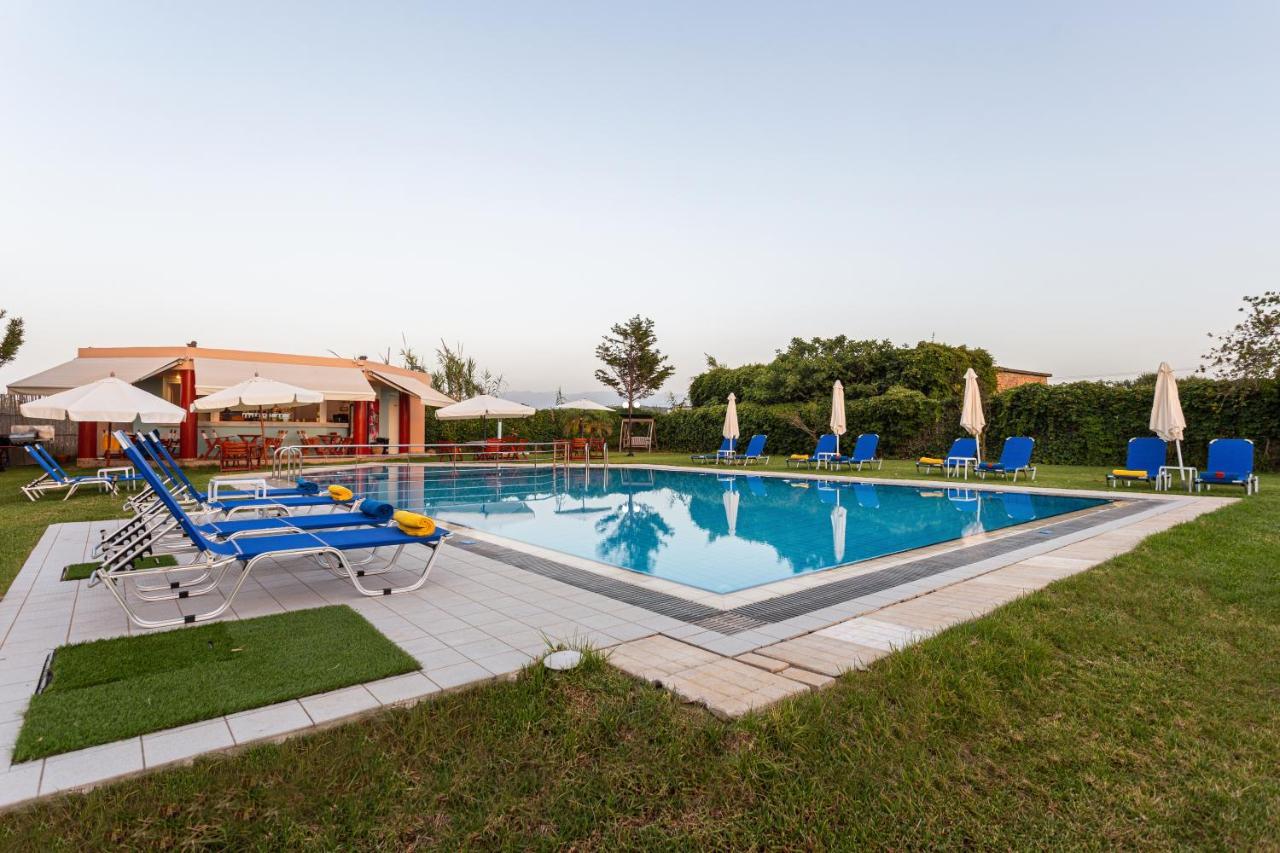 Alonia Hotel Apartments คอลิมวาริออน ภายนอก รูปภาพ