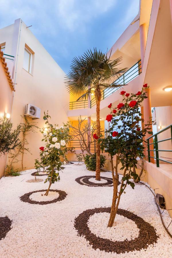 Alonia Hotel Apartments คอลิมวาริออน ภายนอก รูปภาพ