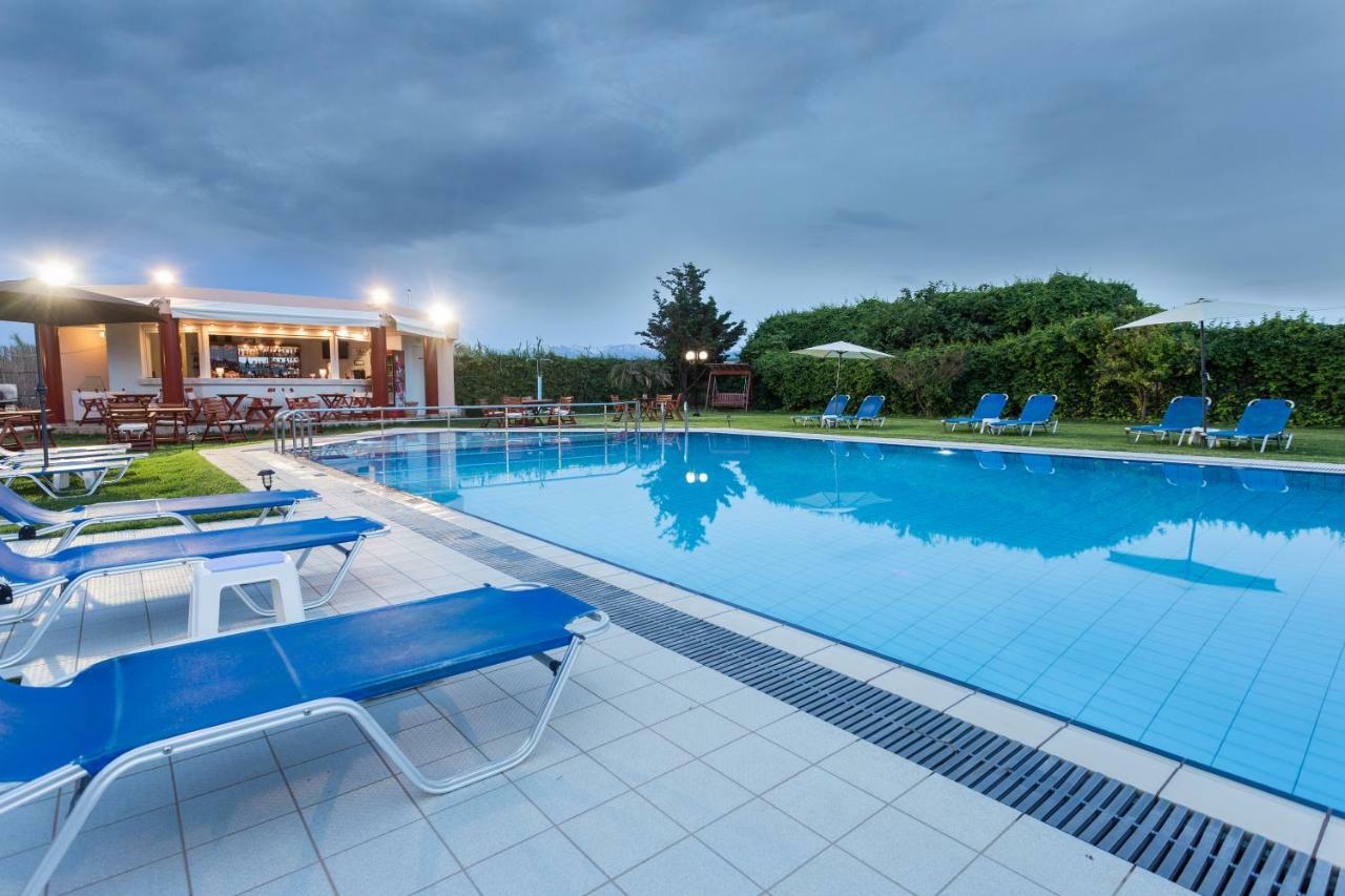 Alonia Hotel Apartments คอลิมวาริออน ภายนอก รูปภาพ