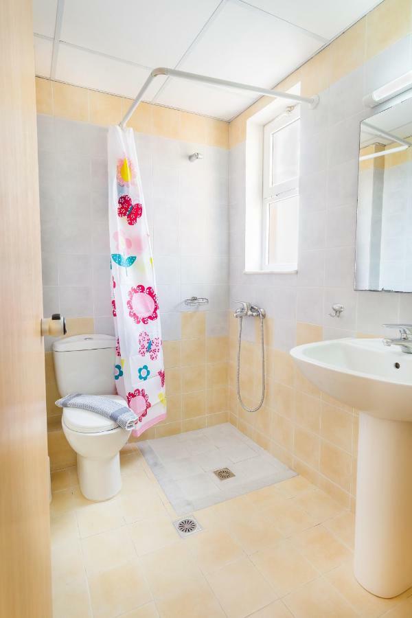 Alonia Hotel Apartments คอลิมวาริออน ภายนอก รูปภาพ