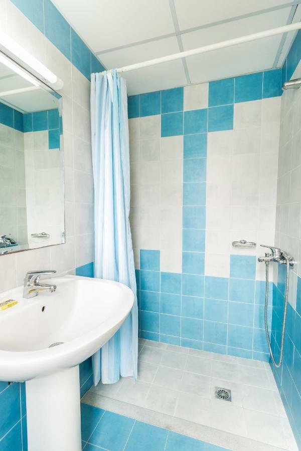 Alonia Hotel Apartments คอลิมวาริออน ภายนอก รูปภาพ